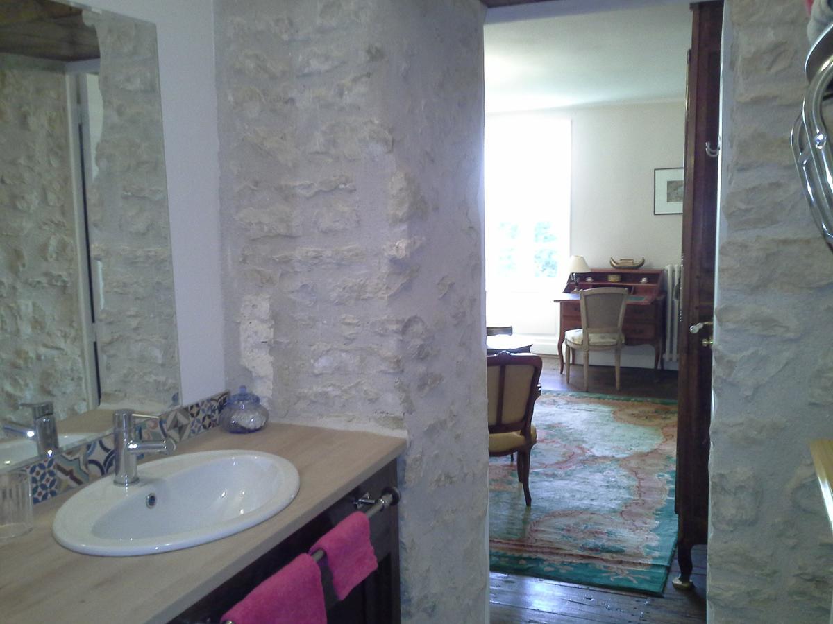 Bed and Breakfast Le Logis De Ruelle Экстерьер фото